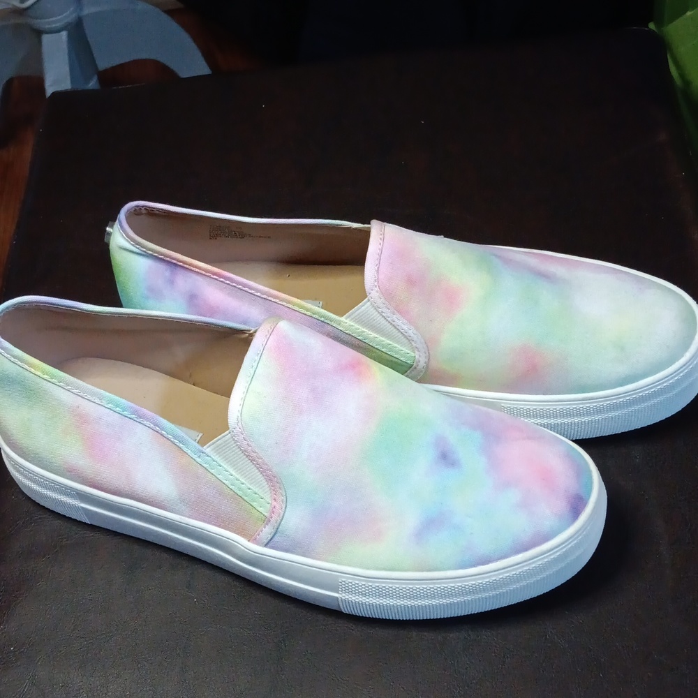 Steve Madden slip ons